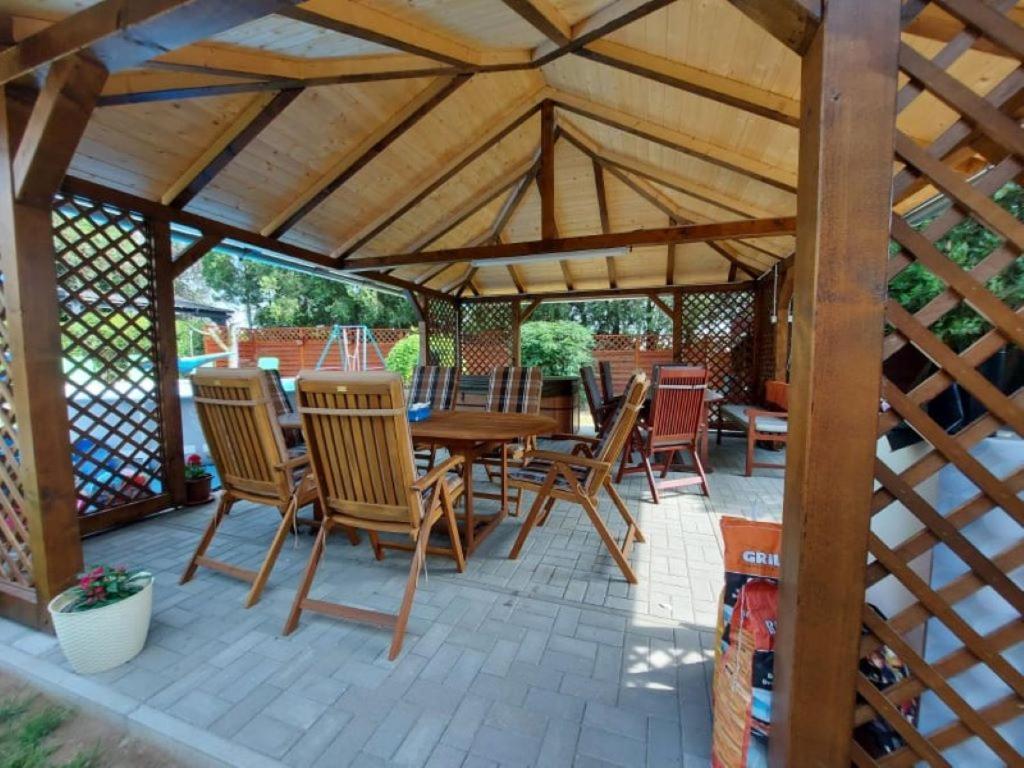 Nagcsalados Rozsa Apartman Balatonlelle Exterior photo